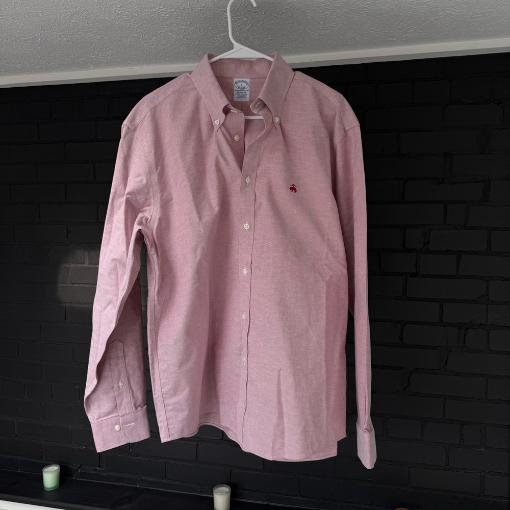 Brooks Brothers pastel red men's button-down
Oxford shirt, regular fit, large